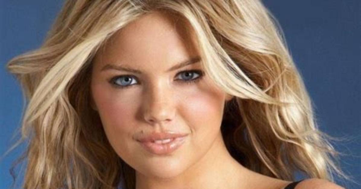 11 Rare Pictures of Celebs with Blonde Hair and Brown Eyes