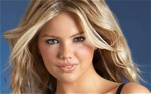 11 Rare Pictures of Celebs with Blonde Hair and Brown Eyes