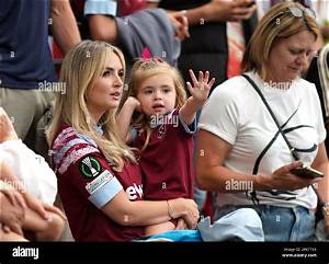 Aaron Cresswell Wife/Girlfriend Jessica Unsworth: : Height, Age, Wiki, Salary, Net Worth