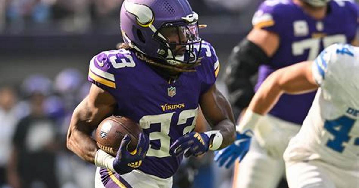 Aaron Jones Contract, Height, Draft, Age, Jersey, Fantasy Names