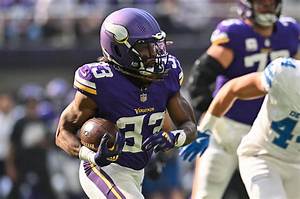 Aaron Jones Contract, Height, Draft, Age, Jersey, Fantasy Names
