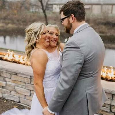 Abby and Brittany Hensel Bio, Are They Married or Engaged? Here Are Facts