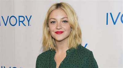 Abby Elliott Bio, Wiki, Age, Height, Family, Husband, Movies and Net Worth.