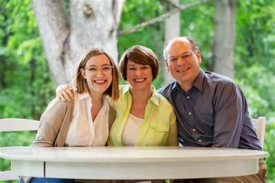 Abigail Klobuchar Bessler Age, Height, Parents, Wiki, Bio, Married, Boyfriend, Dating