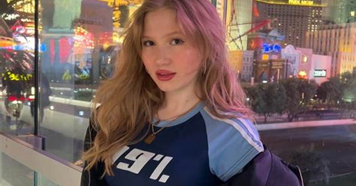 Abigail Zoe Lewis Age, Biography, Wikipedia, Birthday, Parents, Instagram, Height