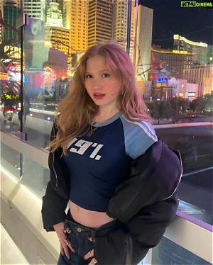 Abigail Zoe Lewis Age, Biography, Wikipedia, Birthday, Parents, Instagram, Height