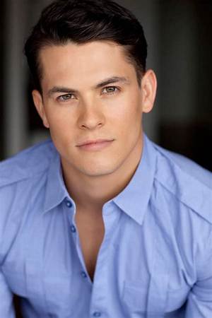 Actor Chris Durling Partner: Who Is He Dating or Is He Married?
