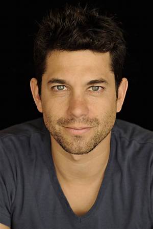 Adam Garcia (Actor) Bio, Wiki, Age, Height, Weight, Net Worth, Wife, Facts