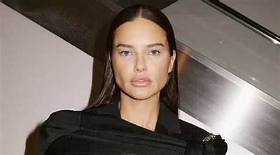 Adriana Lima (Model) Age, Bio, Wiki, Height, Weight, Spouse, Children, Net Worth, Facts