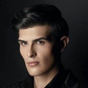 Adriel Favela Age, Wikipedia, Biography, Height, Weight, Net Worth and More