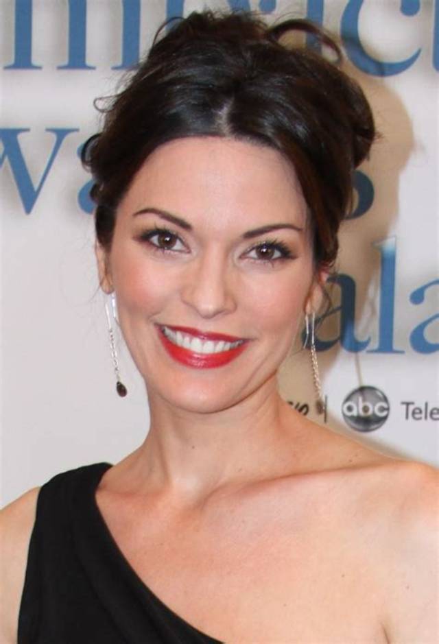 Alana De La Garza Net Worth, Income, Salary, Earnings, Biography