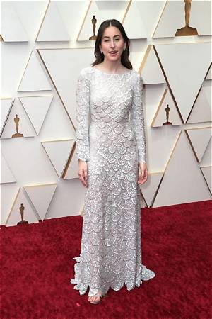 Alana Haim Height, Weight, Net Worth, Age, Birthday, Wikipedia, Who, Nationality, Biography