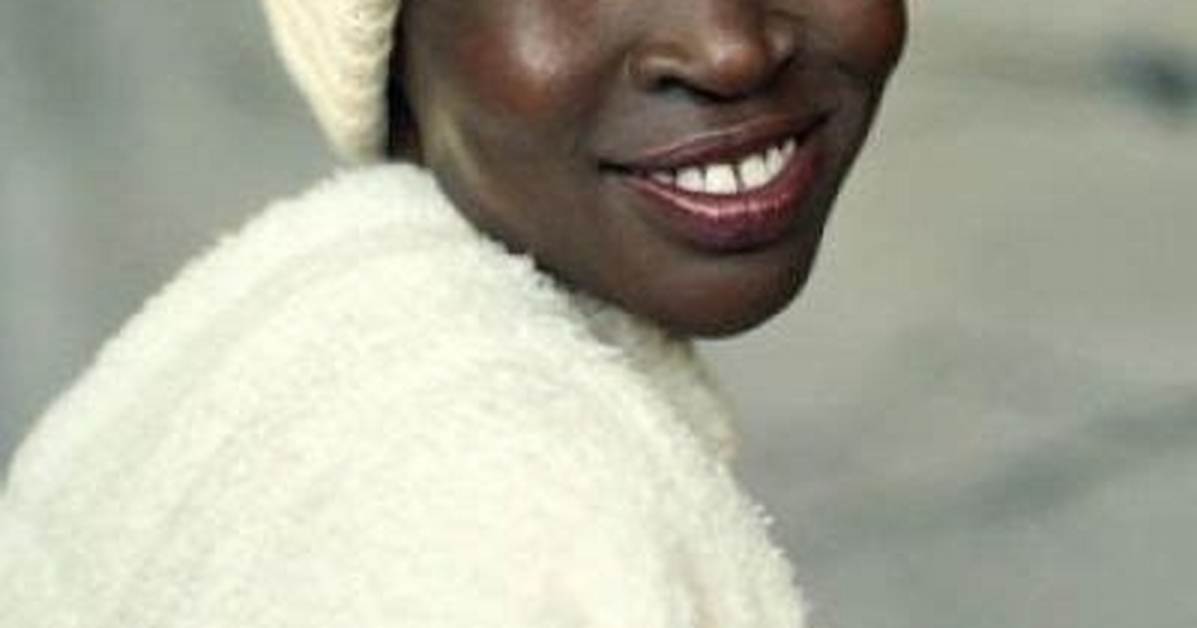 Alek Wek (Model) Wiki, Bio, Age, Height, Weight, Net Worth, Boyfriend, Ethnicity Facts