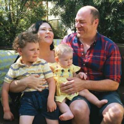 Alex Borstein Children: Meet Henrietta Borstein Douglas, Barnaby Borstein Douglas