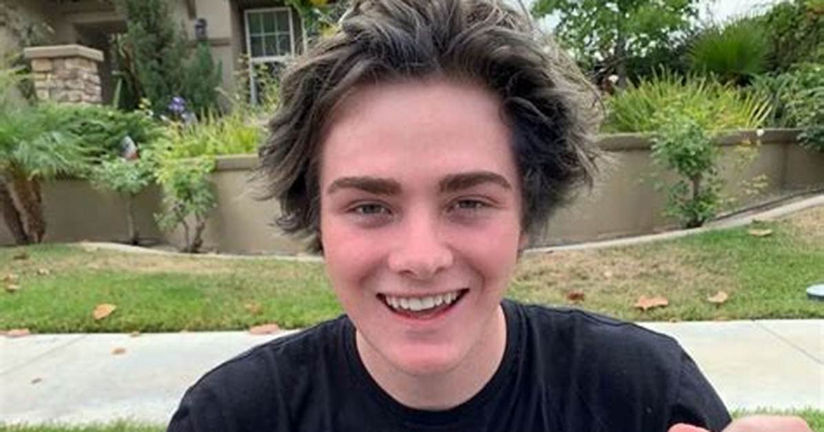 Alex Warren (Tiktok Star) Bio, Wiki, Girlfriend, Age, Height, Weight, Net Worth, Career, Facts