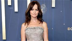 Alexis Bledel’s Net Worth, Age, Height, Weight, Husband, Kids, Bio-Wiki