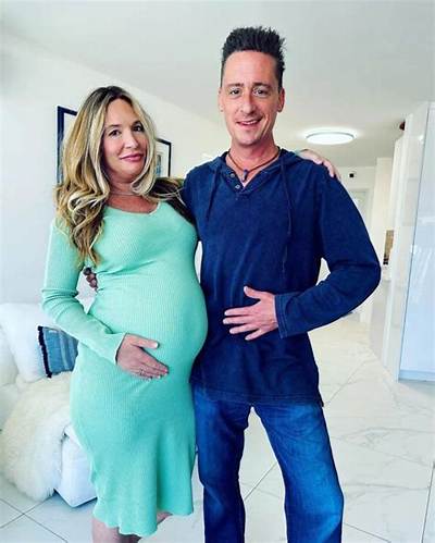 All About Kate Chastain Boyfriend and Baby Daddy as She Reveals Pregnancy News