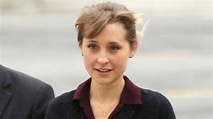 Allison Mack: Wife, Net Worth, Tattoos, Smoking & Body Measurements