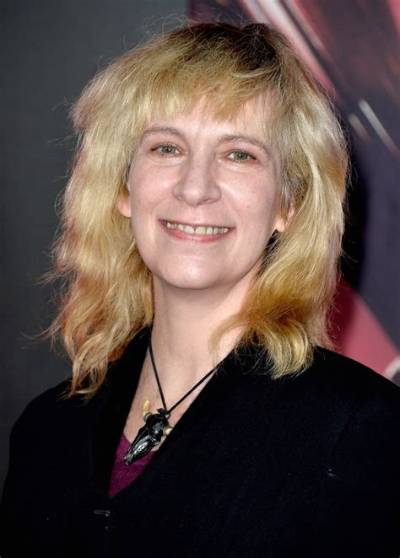 Amanda Plummer Net Worth, Income, Salary, Earnings, Biography