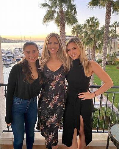 Amy Kaitlin Crawford and Jenna Crawford- Brandon Crawford Siblings