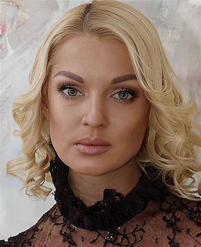 Anastasia Volochkova Bio, Age, Feet, Husband, Daughter, Net Worth, Training, Ig