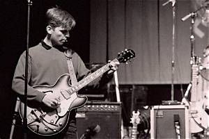 Andy Rourke Wife: Is Andy Rourke Married?