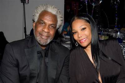 Angela Reed: Charles Oakley’s Wife – 10 Facts to Know