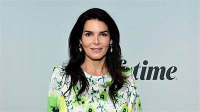 Angie Harmon Net Worth, Income, Salary, Earnings, Biography