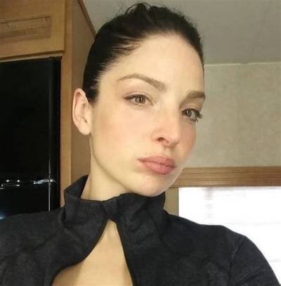 Anna Hopkins Bio, Wiki, Age Height, Parents, Husband, Career, and Net Worth