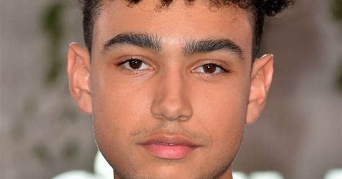 Archie Madekwe Biography, Age, Family, Education, See, Girlfriend, Net Worth, Movies and Tv Shows.