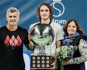 Are Tsitsipas Parents Divorced? Meet His Girlfriend Theodora Petalas on Instagram