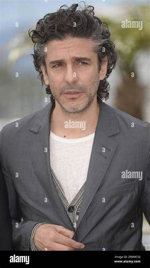Argentine Actor Leonardo Sbaraglia Is Happily Married with Wife Guadalupe Marin- Meet His Family