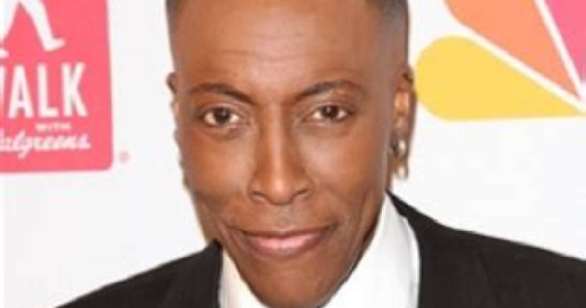 Arsenio Hall: Dating, Net Worth, Tattoos, Smoking & Body Facts