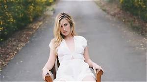 Ashley Hess – Biography, Heritage, Age, Weight, Height, Relationships