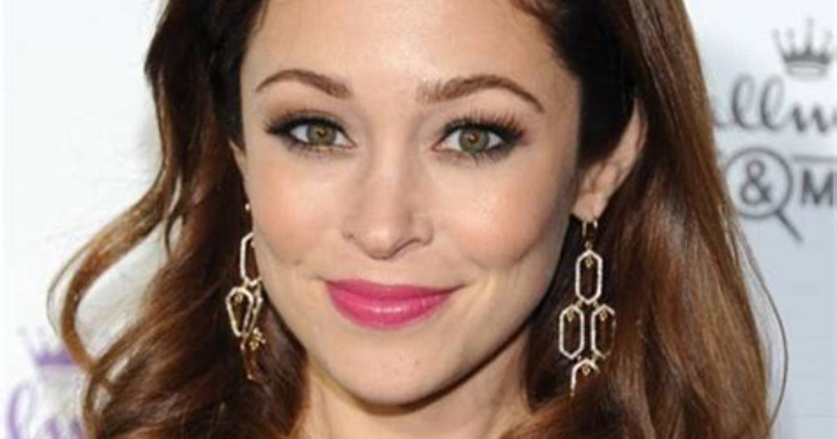 Autumn Reeser Facts, Bio, Wiki, Net Worth, Age, Height, Family, Affair, Salary, Career, Nationality, Wedding, Marriage, Husband, Hair, Children