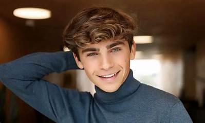 Ayden Mekus Bio, Wiki, Age, Height, Dating, Actor and Net Worth