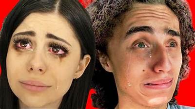 Azzyland New Boyfriend After Break up with Kwebbelkop as Rumors of New Relationship Get Stringer