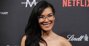 “Baby Cobra” Comedian, Ali Wong Wiki: Husband Justin Hakuta, Net Worth, Height, Family, Wedding
