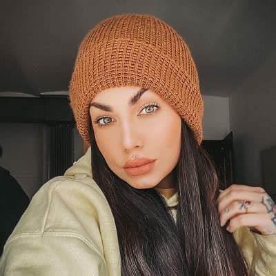 Bailey Sarian Age | Wiki, Net Worth, Bio, Height, Husband