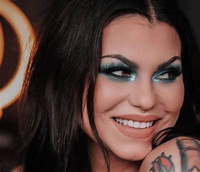 Bailey Sarian (Youtuber) Wiki, Bio, Age, Height, Weight, Affair, Net Worth, Dating, Career, Facts