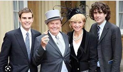 Barry Humphries Children: Meet Oscar Humphries, Tessa Humphries, Rupert Humphries, and Emily Humphries