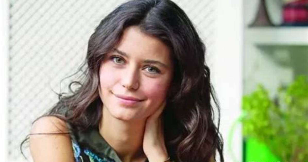 Beren Saat Bio, Wiki, Age, Height, Family, Husband, Net Worth, Movies and Tv Shows