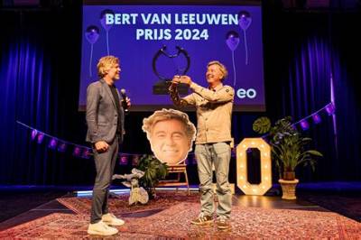 Bert Van Leeuwen: Wife, Net Worth, Tattoos, Smoking & Body Facts
