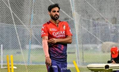 Bhuvneshwar Kumar Height, Weight, Net Worth, Age, Birthday, Wikipedia, Who, Nationality, Biography