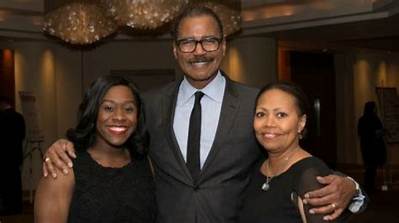 Bill Whitaker (60 Minutes Correspondent) Wife, Net Worth, Salary, Age, Wiki, Married, Bio, Spouse, Kids, Family