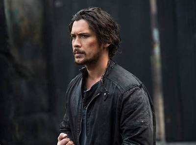 Bob Morley – Bio, Facts, Wiki, Net Worth, Age, Height, Family, Eliza Taylor, Married, Wedding, the 100, Dead Harvest, Home and Away, Neighbours, Movie