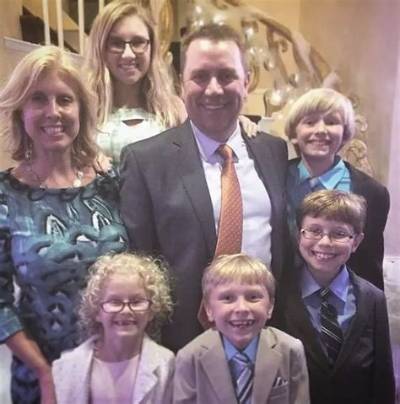 Bob Wischusen Age, Wiki, Biography, Wife, Children, Salary, Net Worth, Parents