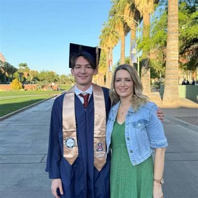 Braden Pollock Bio, Wiki, Age, Height, Wife, Lisa Bloom, Domains, And, Net Worth.