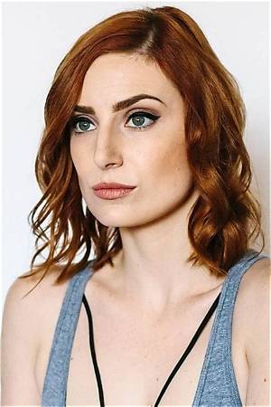 Bree Essrig Bio, Wiki, Age, Height, Family, Dating, Podcast, Valleyfolk, and Net Worth.