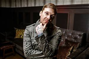 Brent Smith’s Net Worth, Age, Height, Weight, Girlfriend, Dating, Bio-Wiki